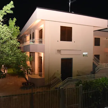 La Porta Del Mare B&B 빌라피아나