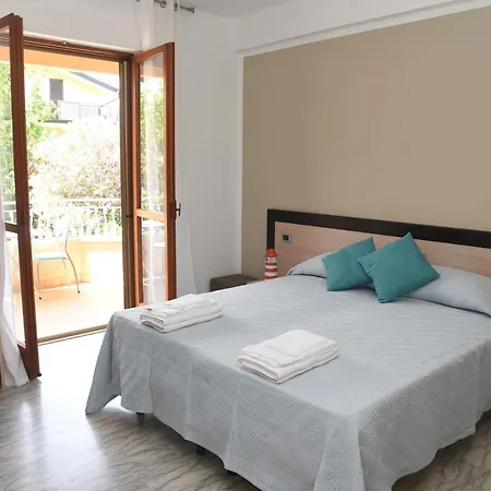 La Porta Del Mare B&B 빌라피아나