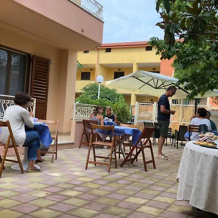 B&B La Porta Del Mare 3*