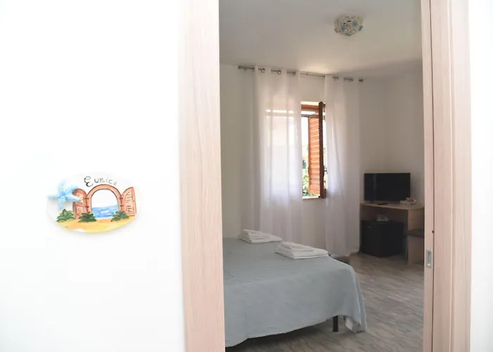 La Porta Del Mare 住宿加早餐酒店 维拉皮亚纳